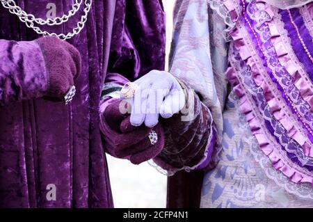 Coppia reale al carnevale di Venezia (Italia). Foto Stock