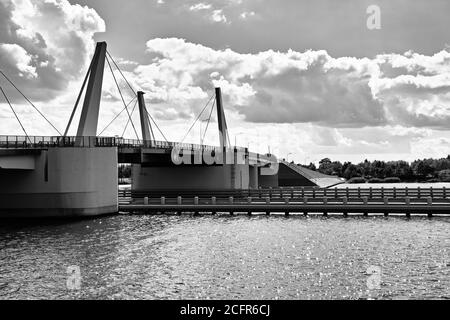 Ponte levatoio sul fiume Vistola morta a Sobieszewo, Polonia Foto Stock