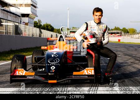 MOTORSPORT - WORLD SERIES BY RENAULT 2013 - CATALUNYA - BARCELONA (ESP) - 18 TO 20/10/2013 - PHOTO GREGORY LENENMAND / DPPI - GASLY PIERRE (FRA) - TECH 1 RACING - FORMULE RENAULT 2.0 - AMBIANCE PORTRAIT CREDIT: LM/DPPI/DPPI/GREGORY LENENMAND/ALAMY LIVE NEWS Foto Stock