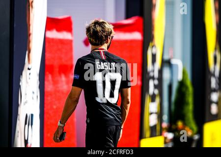 GASLY Pierre (fra), Scuderia AlphaTauri Honda AT01, ritratto che indossa una camicia PSG durante la Formula 1 Aramco Gran Premio De Espana 2020, Gran Premio di Spagna, dal 14 al 16 agosto 2020 sul circuito di Barcellona-Catalunya, a Montmelo, vicino Barcellona, Spagna - Foto Florent Gooden / DPPI Credit: LM/DPPI/DPPI/Florent Gooden/Alamy Live News Foto Stock