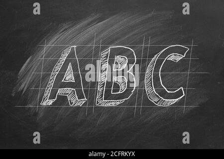 Disegno a mano 'ABC' sulla lavagna Foto Stock