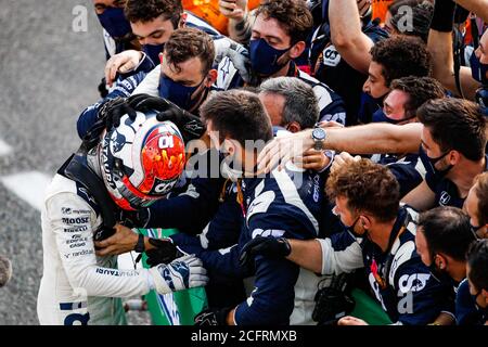 GASLY Pierre (fra), Scuderia AlphaTauri Honda AT01, ritratto che celebra la vittoria con il team di Formula 1 nel Gran Premio Heineken D'italia 2020 Foto Stock