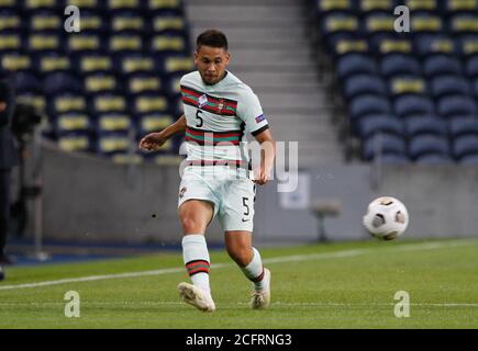 Raphael Guerreiro del Portogallo durante la partita di calcio A3 del gruppo UEFA Nations League tra Portogallo e Croazia il 5 settembre 2020 all'Estadio Foto Stock