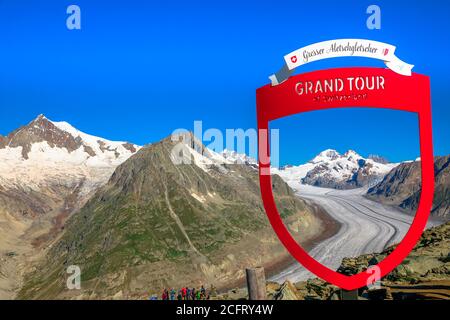 Eggishorn, Canton Vallese, Svizzera - 6 agosto 2020: Grand Tour della Svizzera in un punto caldo, con vista dall'alto del ghiacciaio Aletsch nelle Alpi svizzere. UNESCO Foto Stock