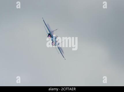 Kubinka, Regione di Mosca, Russia - 30 agosto 2020: Su-30SM 31 BLU NATO nome in codice: Flanker-C jet fighter dei cavalieri russi monomarca aerobatica Foto Stock