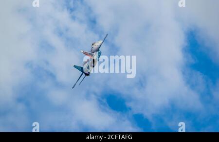 Kubinka, Regione di Mosca, Russia - 30 agosto 2020: Su-30SM 31 BLU NATO nome in codice: Flanker-C jet fighter dei cavalieri russi monomarca aerobatica Foto Stock