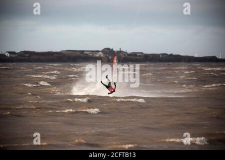 Kite Surfer Wiping out in tempo tosse Foto Stock