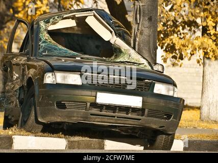 perdita totale di ditched incidente fatale dell'automobile Foto Stock