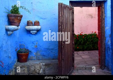 Colorata architettura coloniale ad Arequipa Foto Stock