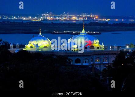 07/09/2020 Siri Guru Nanak Darbar Gurdwara Gravesend UK come Le serate di settembre si tengono nelle luci del Siri Guru Nanak Darbar Gurdwara br Foto Stock