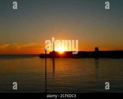 Spettacolare tramonto su Margate's Harbour Arm Foto Stock