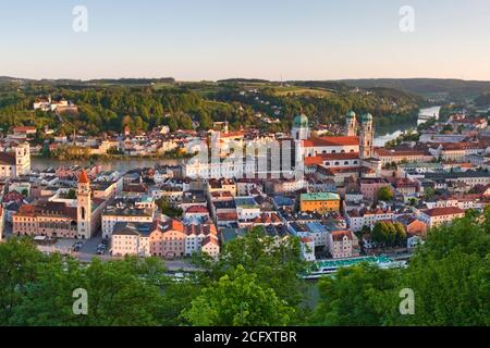 Geografia/viaggio, Germania, Baviera, Passau, Danubio al di fuori della città vecchia di Passau, bassa Baviera, diritti aggiuntivi-liquidazione-Info-non-disponibile Foto Stock