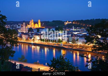 Geografia/viaggio, Germania, Baviera, Passau, Danubio al di fuori della città vecchia di Passau, bassa Baviera, diritti aggiuntivi-liquidazione-Info-non-disponibile Foto Stock