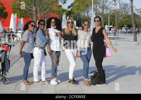 Ibelisse e ospiti durante il 77° Festival del Cinema di Venezia 2020 Foto Stock