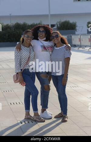 Ibelisse e ospiti durante il 77° Festival del Cinema di Venezia 2020 Foto Stock