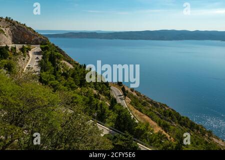 Inizio della Riviera Makarska in Dalmazia, Croazia. Foto Stock