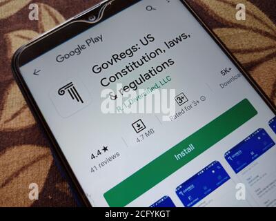 DISTRETTO KATNI, INDIA - 04 MAGGIO 2020: Govregs Stati Uniti Costituzione leggi e regolamenti android app visualizzate su telefono cellulare isolato a google Play Wind Foto Stock