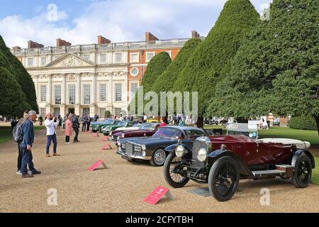 Vauxhall 30/98 Tourer (1920), Concours of Elegance 2020, Hampton Court Palace, Londra, Regno Unito, Europa Foto Stock