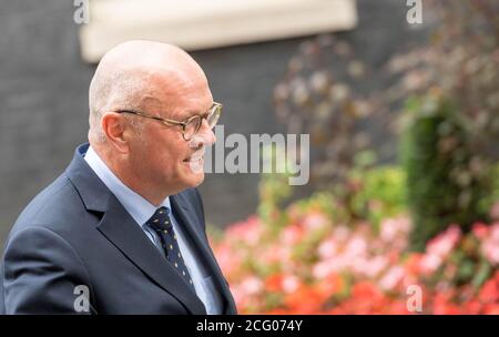 Londra 8 settembre 2020 Andreas Michaelis, ambasciatore tedesco nel Regno Unito prende alcuni selfie mentre visita 10 Downing Street, Credit: Ian Davidson/Alamy Live News Foto Stock