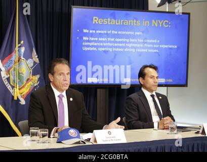 Il governatore di New York Andrew Cuomo tiene un briefing sulla COVID-19 a New York City martedì 8 settembre 2020. Gov. Cuomo ha dato i motivi per non riaprire i pasti al coperto a New York City e anche che tutte le scuole K-12 nello stato presenteranno una carta di rapporto Covid-19 quotidiano. Foto di John Angelillo/UPI Foto Stock