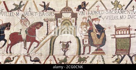 Dettaglio dell'arazzo di Bayeux. Scena 22 mostra Earl Harold fare un giuramento sacro davanti al duca Guglielmo di Normandia a Bayeux. Foto Stock