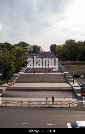 Grande scalinata in granito della città. Potemkin Scale a Odessa. Ucraina. Foto Stock