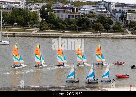 La Rochelle, Francia. 21 Agosto 2020. Barche a vela nella baia di la Rochelle, Charente-Maritime, Francia. Foto Stock