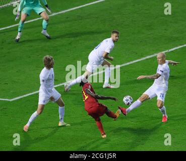 Bruxelles, Belgio. 8 Settembre 2020. Il belga Jeremy Doku (bottom C) spara e segna durante la partita di calcio della UEFA Nations League tra Belgio e Islanda allo stadio King Baudouin di Bruxelles, Belgio, 8 settembre 2020. Il Belgio ha vinto 5-1. Credit: Zheng Huansong/Xinhua/Alamy Live News Foto Stock