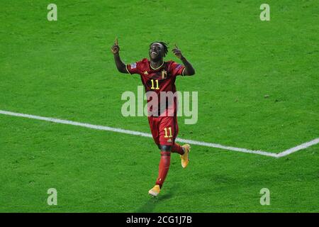 Bruxelles, Belgio. 8 Settembre 2020. Il belga Jeremy Doku celebra il suo obiettivo durante la partita di calcio della UEFA Nations League tra Belgio e Islanda allo stadio King Baudouin di Bruxelles, Belgio, l'8 settembre 2020. Il Belgio ha vinto 5-1. Credit: Zheng Huansong/Xinhua/Alamy Live News Foto Stock