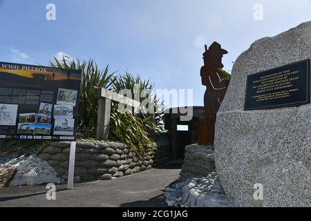 GREYMOUTH, NUOVA ZELANDA, 28 GENNAIO 2020: Un saccheggio restaurato della seconda guerra mondiale, allestito come monumento al fiume Greymouth, di fronte al Mare di Tasman. Foto Stock