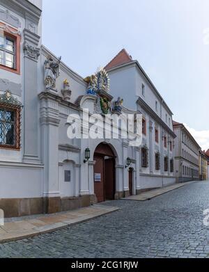 Bautzen, Sassonia / Germania - 7 settembre 2020: Vista sullo storico edificio del capitolo catehdrale a Bautzen Foto Stock