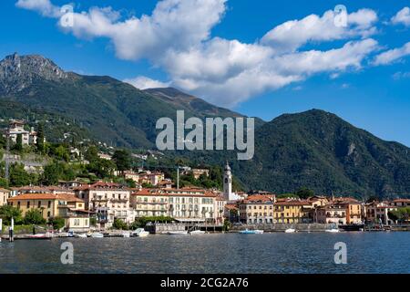 Italia. Lombardia. Lago di Como. Il colorato Villaggio di Menaggio Foto Stock