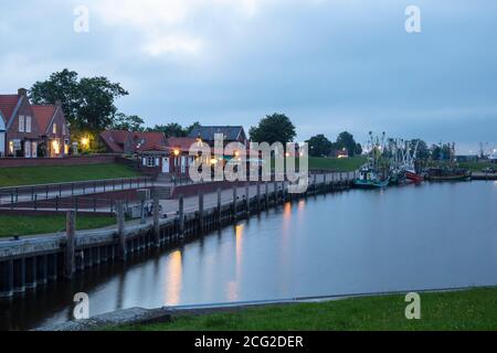 Porto di notte, Greetsiel, Frisia orientale, bassa sassonia, Germania, Europa Foto Stock