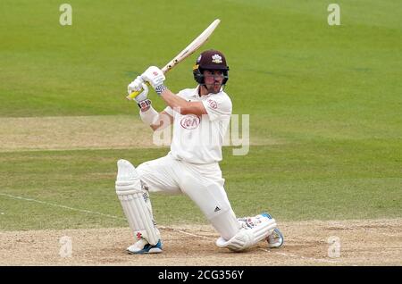 Surrey's Rory Burns batte durante il quarto giorno della partita del Bob Willis Trophy al Kia Oval, Londra. Foto Stock