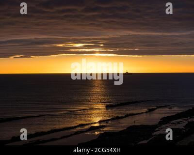 Tramonto Mare del Nord, Castle Sands Beach, St Andrews, Fife, Scozia, Regno Unito, GB. Foto Stock