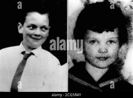 Un'immagine composita delle vittime dell'omicidio di Moors John Kilbride (L) , 12, e Lesley-Ann Downey, 10, i cui corpi sono stati trovati in tombe poco profonde su Saddleworth Moors vicino Manchester nel 1966. Myra Hindley e il suo amante Ian Brady sono stati incarcerati nel 1966 per gli omicidi. Foto Stock