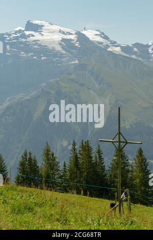 Paesaggio montano con il monte Titlis da Brunni sopra Engelberg le alpi svizzere Foto Stock