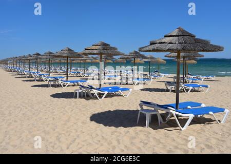 Praia dos Salgados Beach, Albufeira, Algarve, Portogallo Foto Stock