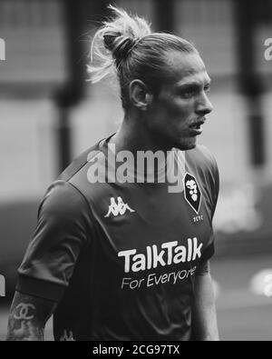 Oscar Threlkeld è un calciatore inglese professionista che gioca per la lega due club Salford City. Foto Stock