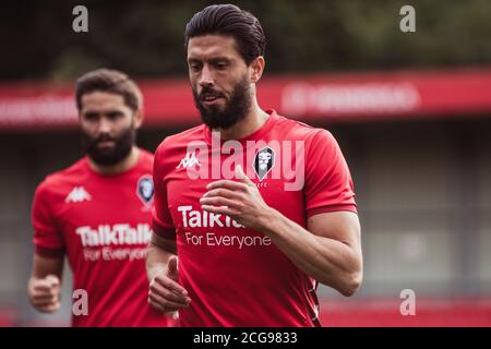 Jason Lowe è un calciatore professionista inglese che gioca per la Lega due club Salford City. Foto Stock