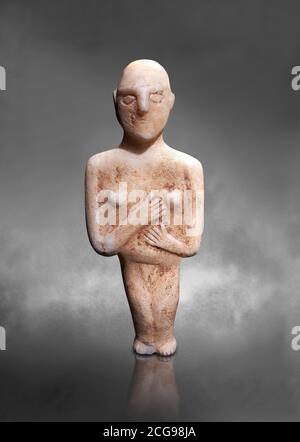 Femmina post-canonica antico greco delle Cicladi figurine, tardo Ccladico priodo II a Cycladic periodo III (2500-2000 a.C.) Museo di Arte Cicladica Atene, Cat Foto Stock