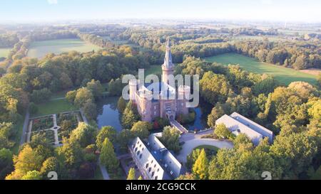 Vista aerea sul castello d'acqua Schloss Moyland in Germania Foto Stock