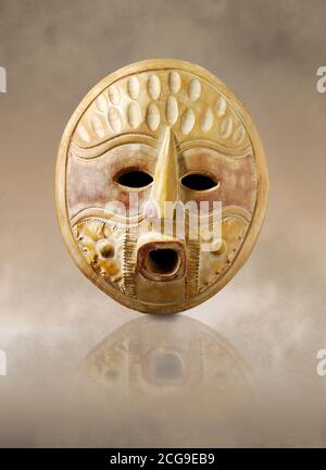 Maschera tribale africana cerimoniale, maschera tribale tradizionale in legno. Foto Stock