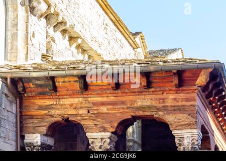 Esterno della Cattedrale di Jaca, Huesca (Spagna). Porta romanica Foto Stock