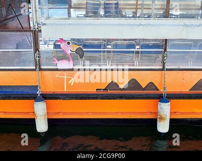 Aveiro, Portogallo - Agosto 22 2020 : Afunny boat in Aveiro, Portogallo. Foto Stock