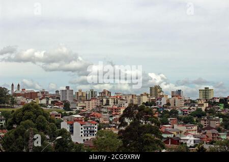 Viste parziali delle città all'interno dello stato del Rio Grande do sul, lo stato più meridionale del Brasile. Foto Stock