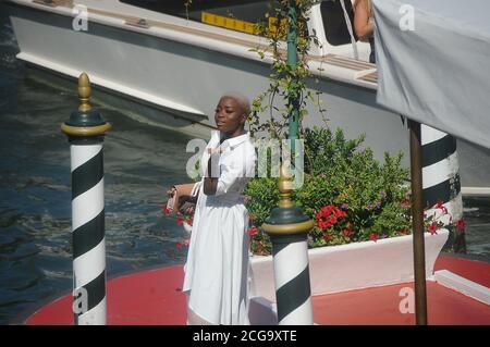 Venezia, friuli, ITALIA. 9 Settembre 2020. 09/09/2020 Venezia, 77th Venice International Film Festival, l'arrivo di Taylor Credit: Fabio Sasso/ZUMA Wire/Alamy Live News Foto Stock