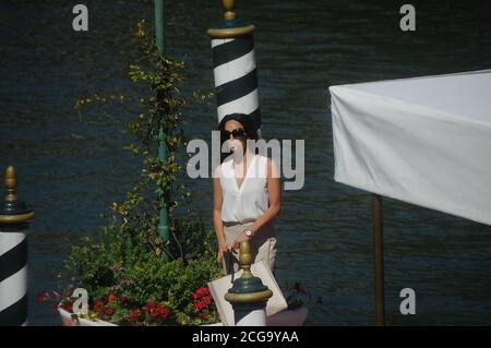 Venezia, friuli, ITALIA. 9 Settembre 2020. 09/09/2020 Venezia, 77° Festival Internazionale del Cinema di Venezia, l'arrivo di Gessica Notaro, con acide dal suo partner Eddy Tavares. Credit: Fabio Sasso/ZUMA Wire/Alamy Live News Foto Stock