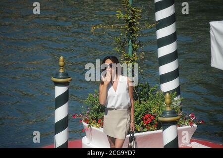 Venezia, friuli, ITALIA. 9 Settembre 2020. 09/09/2020 Venezia, 77° Festival Internazionale del Cinema di Venezia, l'arrivo di Gessica Notaro, con acide dal suo partner Eddy Tavares. Credit: Fabio Sasso/ZUMA Wire/Alamy Live News Foto Stock