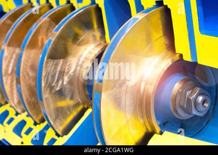 Centrifughe multistadio ad alta pressione pumpfor preparato pompaggio di acqua, carburante, olio e olio o prodotti chimici, closeup dettagli Foto Stock